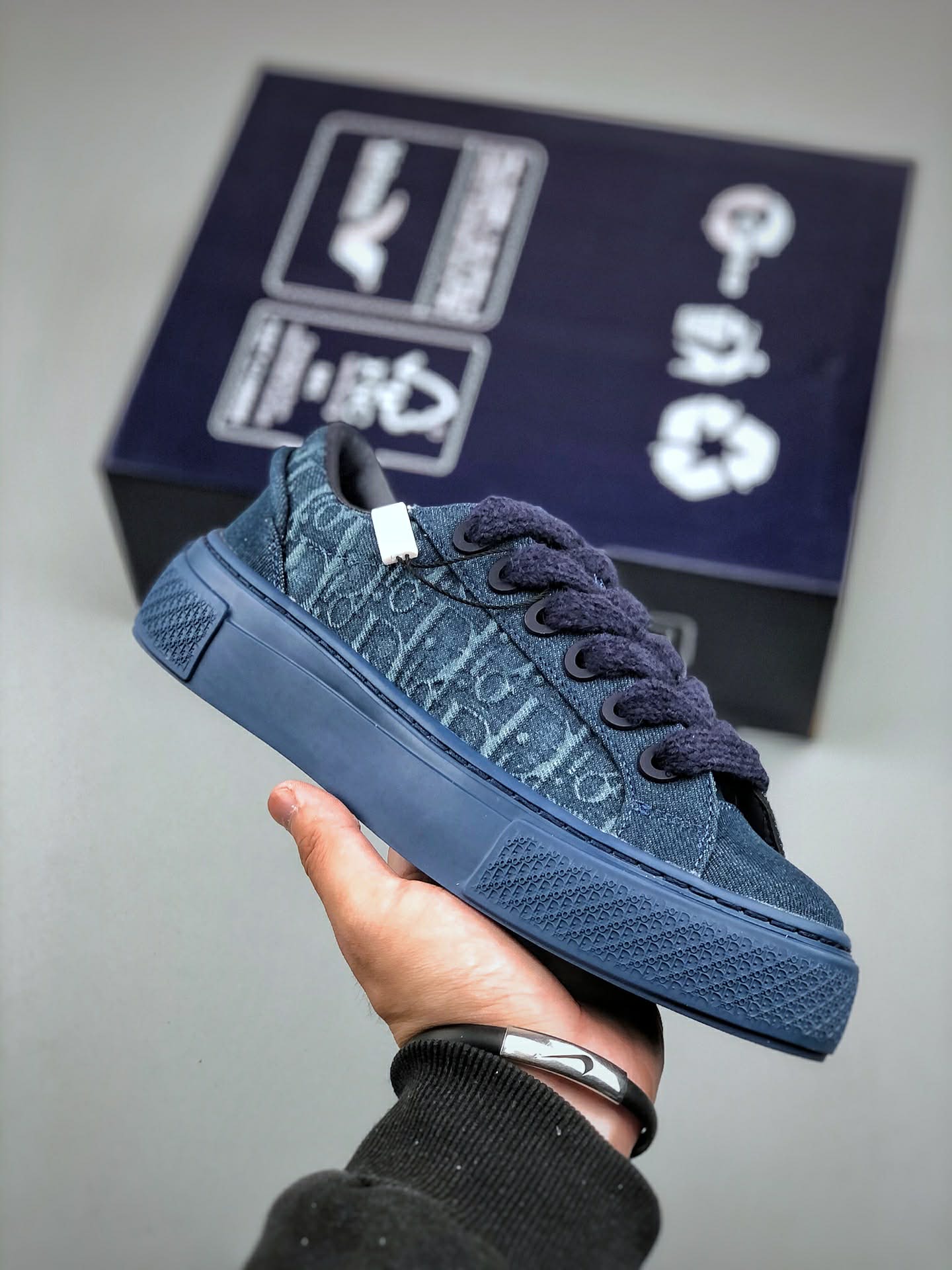 Sneaker style Dior B23 / B27 Denim Monogram