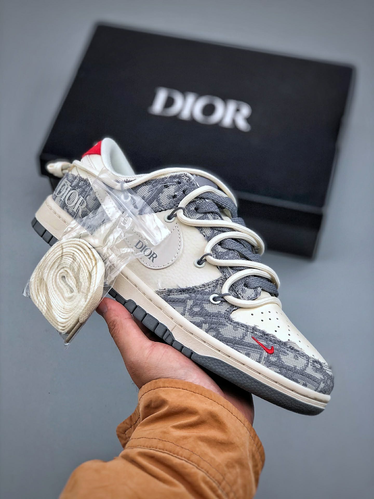 Dior x Nike Dunk Low “Oblique Grey”