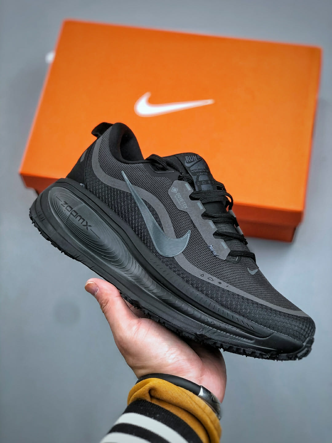 Nike Air Zoom Vomero / Winflo Shield